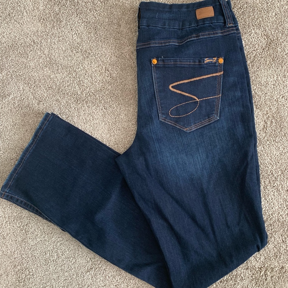 SEVEN slim bootcut jeans